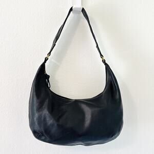 Madewell Piazza Slouch Shoulder Bag in True Black